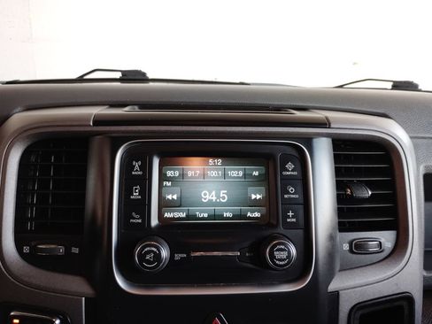 Used 2018 RAM 1500 Express AWD/4WD image 29