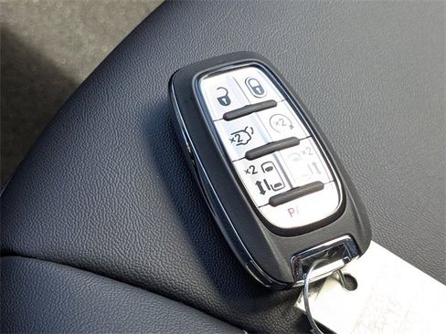 New 2026 Chrysler Pacifica Select image 29