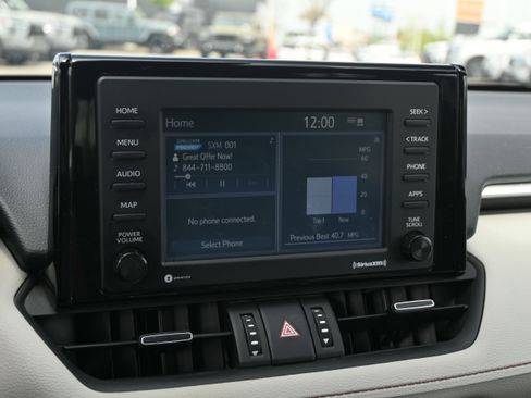 Used 2022 Toyota RAV4 XLE Premium image 8