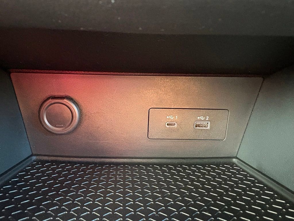 Used 2025 Nissan Pathfinder SV AWD/4WD image 39
