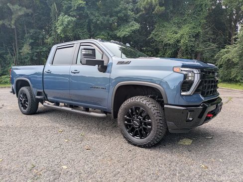 Used 2025 Chevrolet Silverado 2500 LTZ w/ Trail Boss Package AWD/4WD image 2