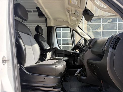 Used 2023 RAM ProMaster 2500 FWD image 25