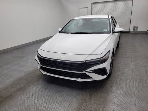 Used 2024 Hyundai Elantra SEL image 15