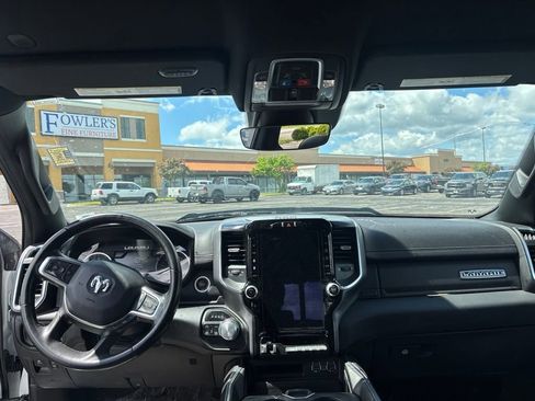 Used 2022 RAM 1500 Laramie AWD/4WD image 11