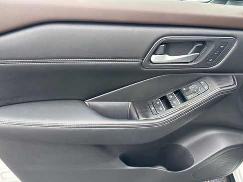 Certified 2022 Nissan Rogue SL w/ SL Premium Package image 14