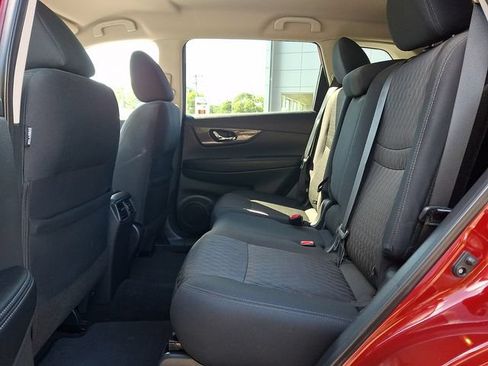 Used 2019 Nissan Rogue SV AWD/4WD image 11