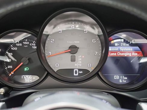 Used 2018 Porsche 718 Boxster S image 17