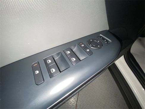 Used 2025 Kia K4 LX image 13