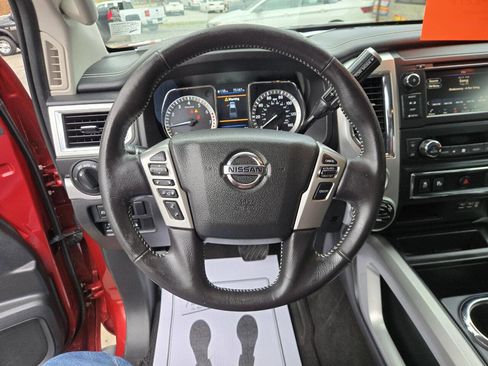 Used 2019 Nissan Titan PRO-4X image 12