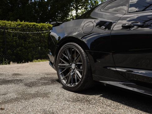 Used 2019 Chevrolet Camaro ZL1 RWD image 6