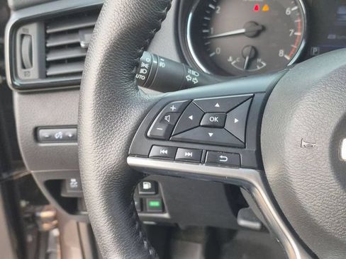 Used 2020 Nissan Rogue SL FWD image 19