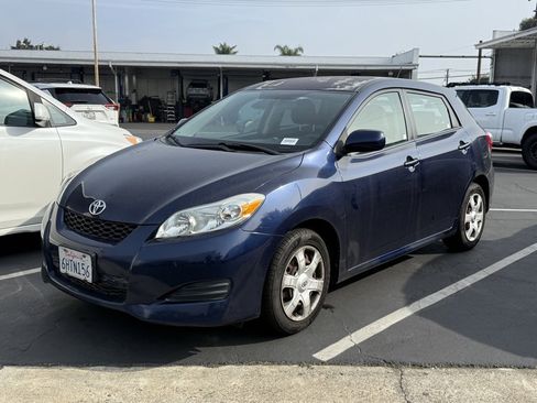 Used 2009 Toyota Matrix image 2