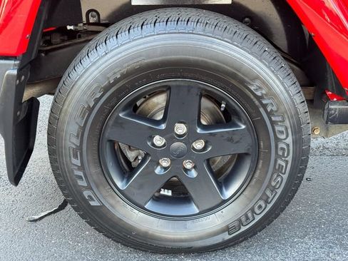 Used 2015 Jeep Wrangler Unlimited Sahara AWD/4WD image 12