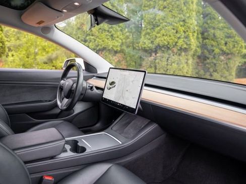 Used 2021 Tesla Model 3 Standard Range Plus RWD image 23