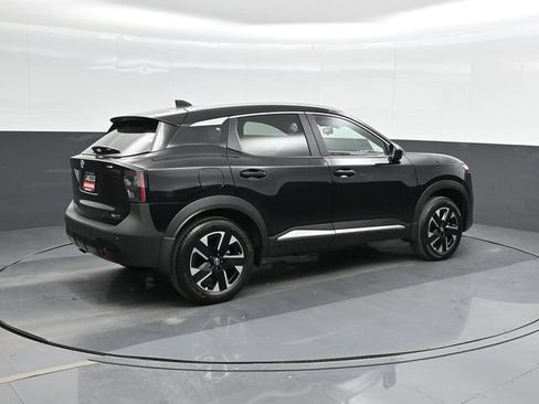 Used 2025 Nissan Kicks SV w/ SV Premium Package AWD/4WD image 3