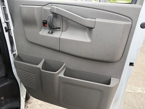Used 2021 Chevrolet Express 3500 w/ Driver Convenience Package RWD image 22