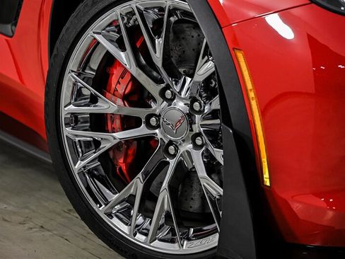 Used 2016 Chevrolet Corvette Z06 w/ 3LZ Preferred Equipment Group RWD image 4