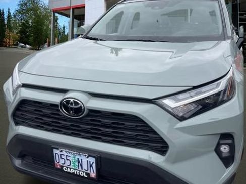 Used 2022 Toyota RAV4 XLE Premium AWD/4WD image 21