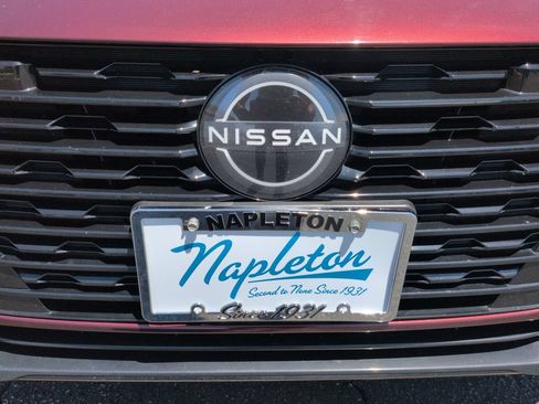 Used 2024 Nissan Sentra SV FWD image 11