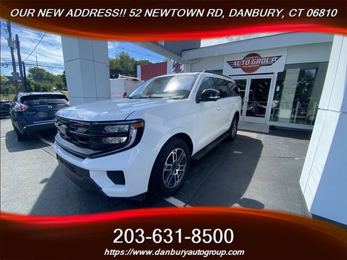 Used 2025 Ford Expedition Active AWD/4WD image 1