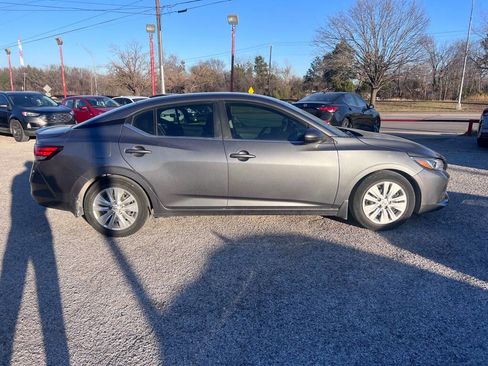 Used 2020 Nissan Sentra S image 4