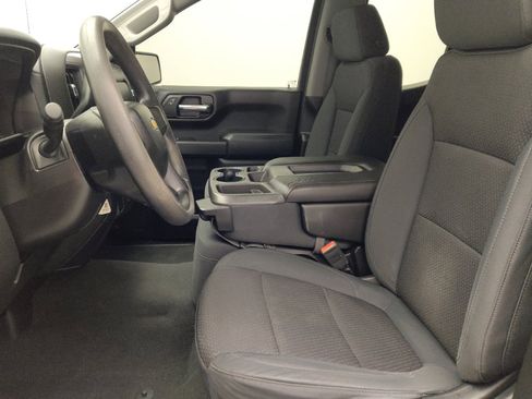 Used 2019 Chevrolet Silverado 1500 Custom w/ Custom Convenience Package RWD image 17