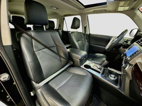 Used 2022 Toyota 4Runner Limited AWD/4WD image 29