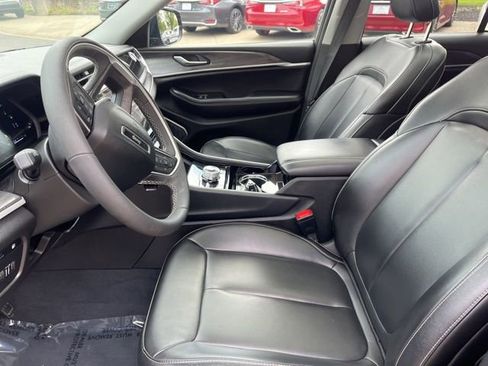 Used 2023 Jeep Grand Cherokee 4WD 4xe image 14