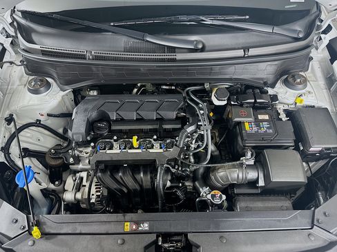 Used 2024 Hyundai Venue SEL image 31