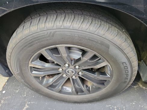 Used 2019 Nissan Armada Platinum RWD image 12