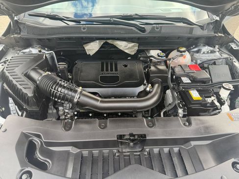 Used 2025 Chevrolet Blazer LT image 32