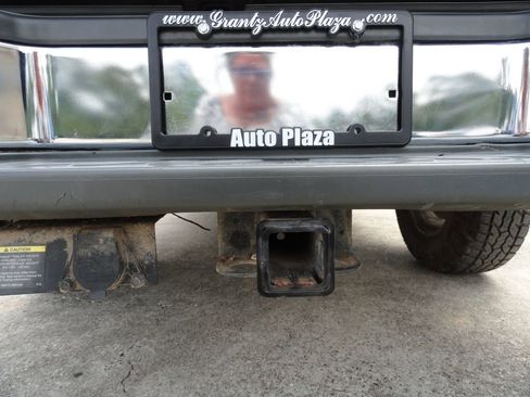 Used 2010 Nissan Frontier SE RWD image 20