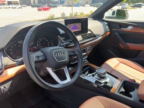 Used 2023 Audi Q5 2.0T Premium w/ Convenience Package AWD/4WD image 10