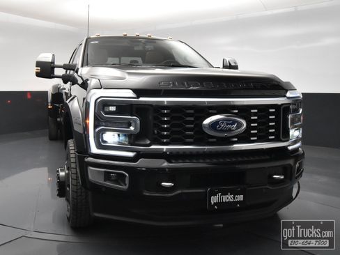 Used 2024 Ford F450 Platinum w/ FX4 Off-Road Package image 52