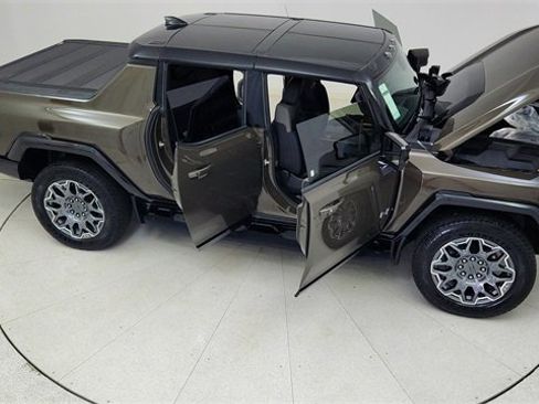 Used 2024 GMC Hummer EV 3X w/ LPO, Illumination Package image 82