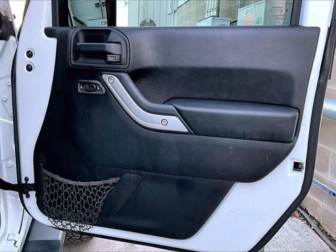 Used 2016 Jeep Wrangler Unlimited Sahara w/ Max Tow Package image 22