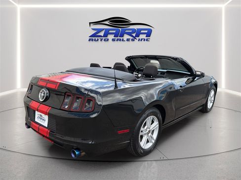 Used 2014 Ford Mustang Convertible RWD image 12