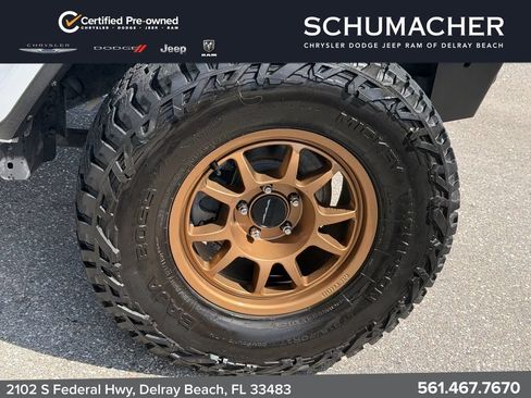 Used 2023 Jeep Wrangler Rubicon AWD/4WD image 9