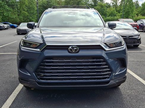New 2025 Toyota Grand Highlander AWD image 2