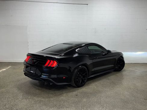 Used 2018 Ford Mustang Coupe RWD image 3