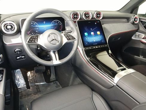 Used 2026 Mercedes-Benz GLC 300 4MATIC image 9