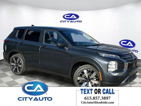 New 2026 Mitsubishi Outlander SE image 1