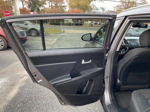 Used 2014 Kia Sportage LX image 19