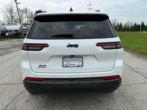 Certified 2023 Jeep Grand Cherokee L Laredo AWD/4WD image 12