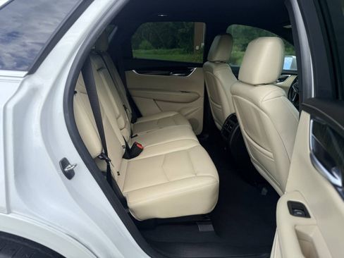 Used 2018 Cadillac XT5 FWD w/ LPO, Wheel Lock Package image 13