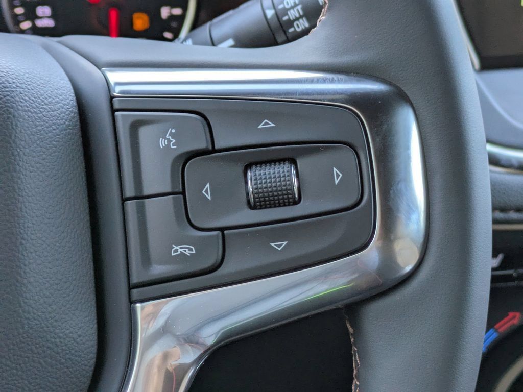 New 2025 Chevrolet Blazer Premier w/ Driver Confidence II Package FWD image 28