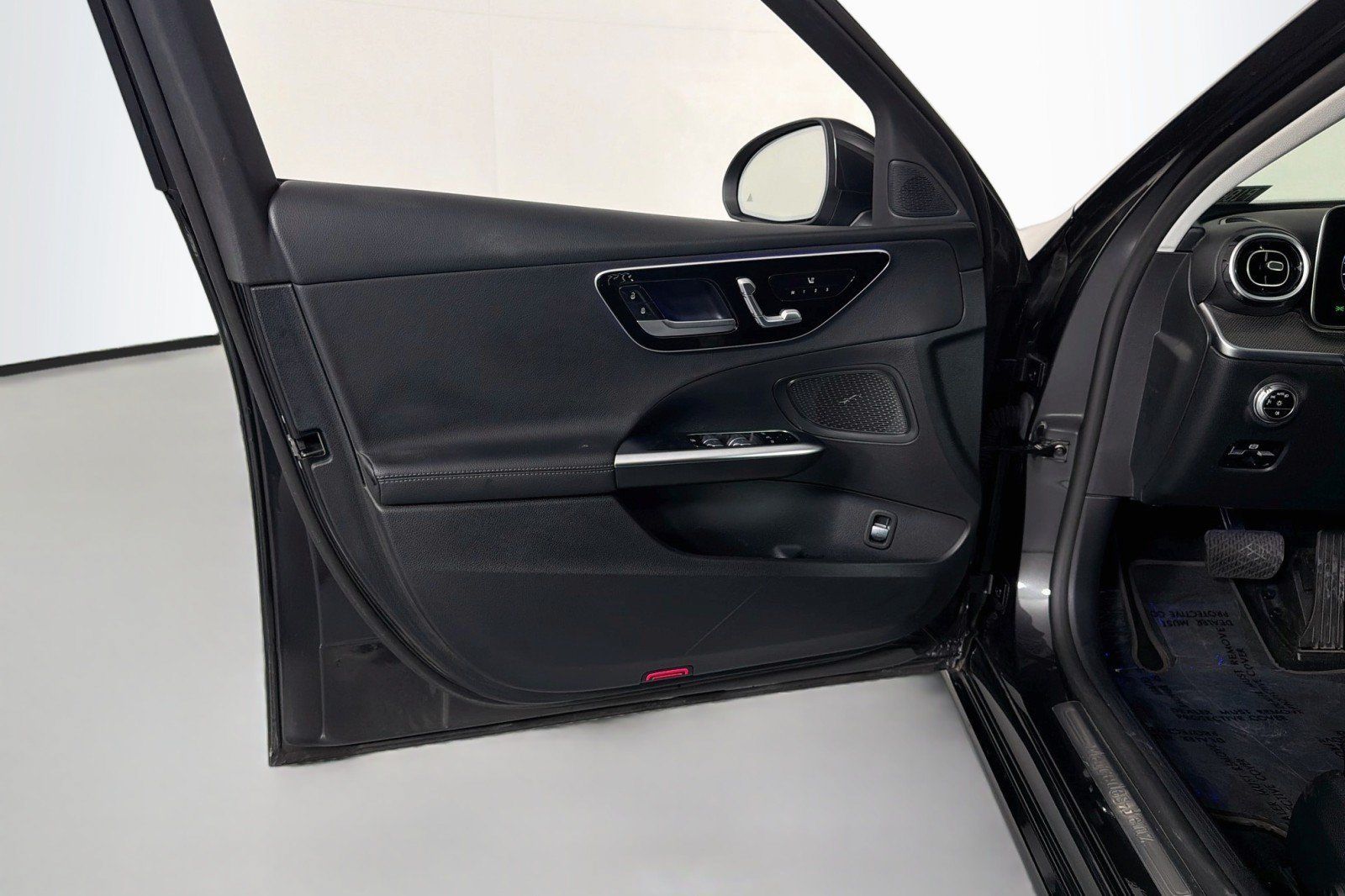 Used 2022 Mercedes-Benz C 300 Sedan image 21