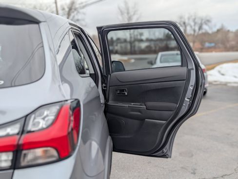 Used 2024 Mitsubishi Outlander Sport ES image 32