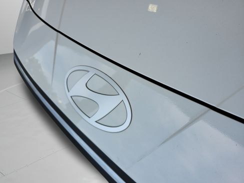 Used 2025 Hyundai Elantra SE FWD image 30