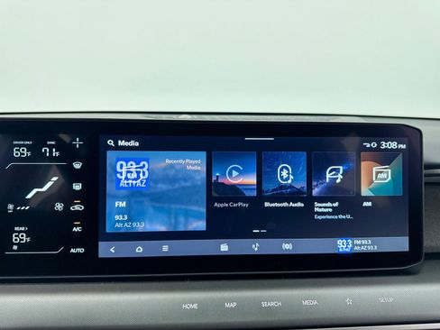 Used 2024 Kia EV9 Wind image 24